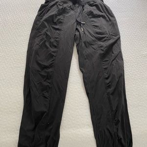 Dance studio LULULEMON joggers size 4